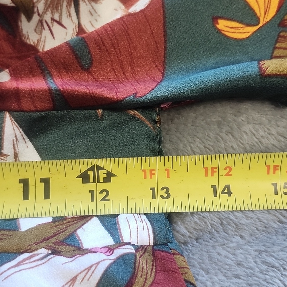 Showpo. Vacay Ready Maxi Dress Plunge Thigh Split Dress in Teal Floral Satin 6 - Picture 11 of 14